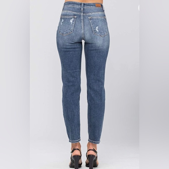 NWT JUDY BLUE High Rise Distressed Boyfriend Fit Jeans - Picture 8 of 13